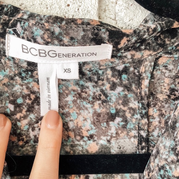 BCBGeneration - Button Up - Picture 5 of 5